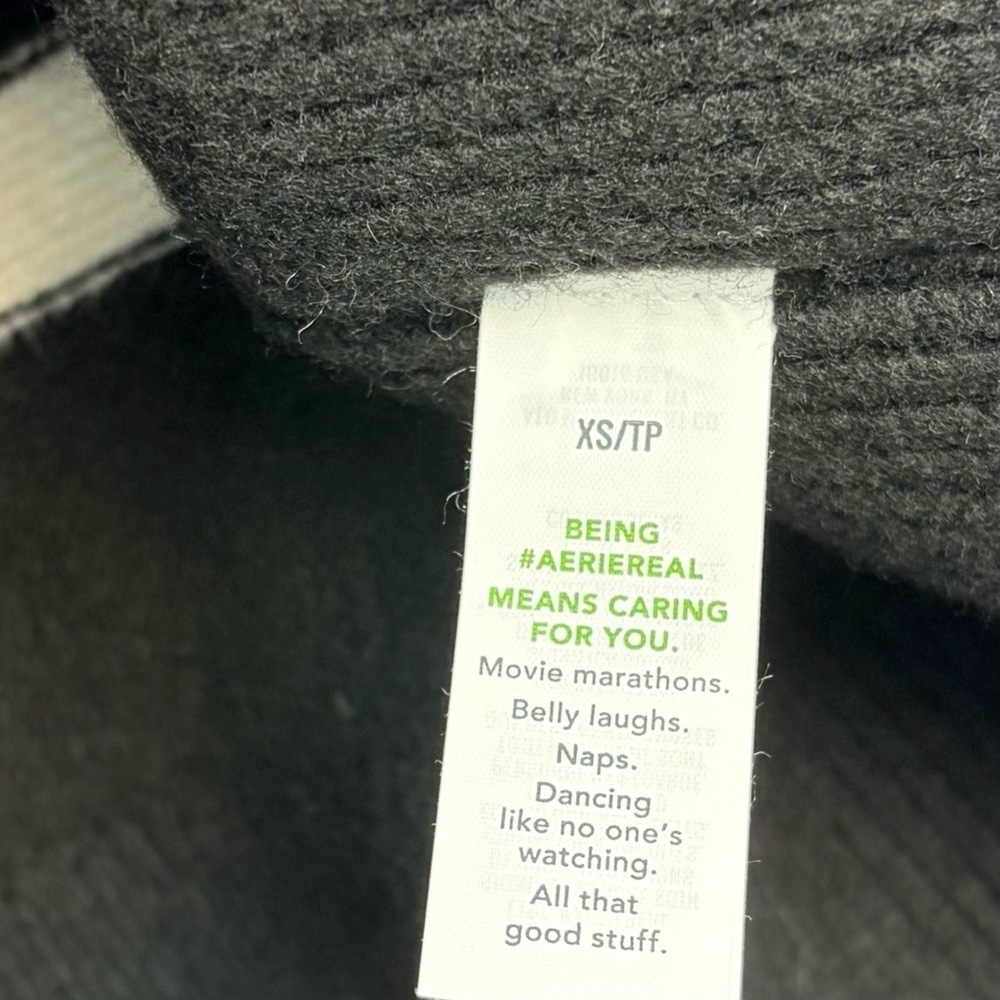 Aerie Women XS Striped Cozy Lightweight Oversized Unreal V Neck Sweater NWT - Picture 9 of 11